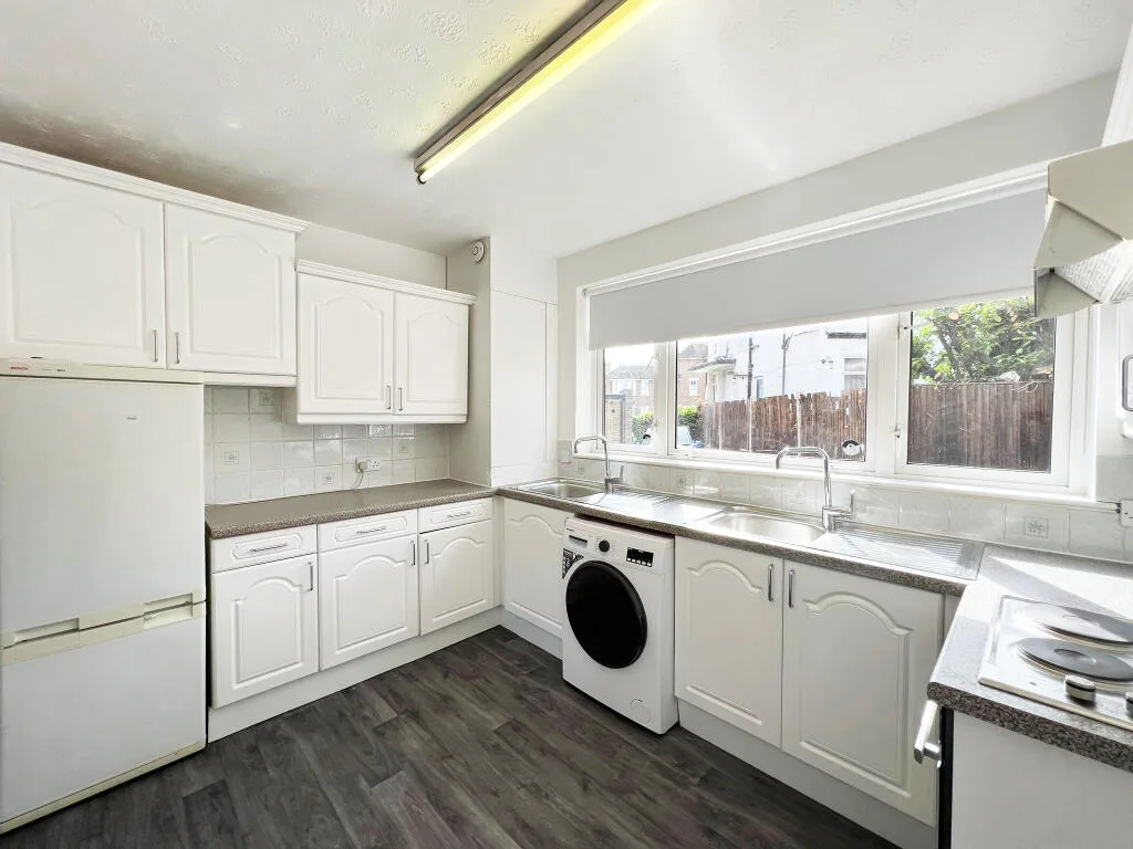 2 bedroom ground floor flat for rent