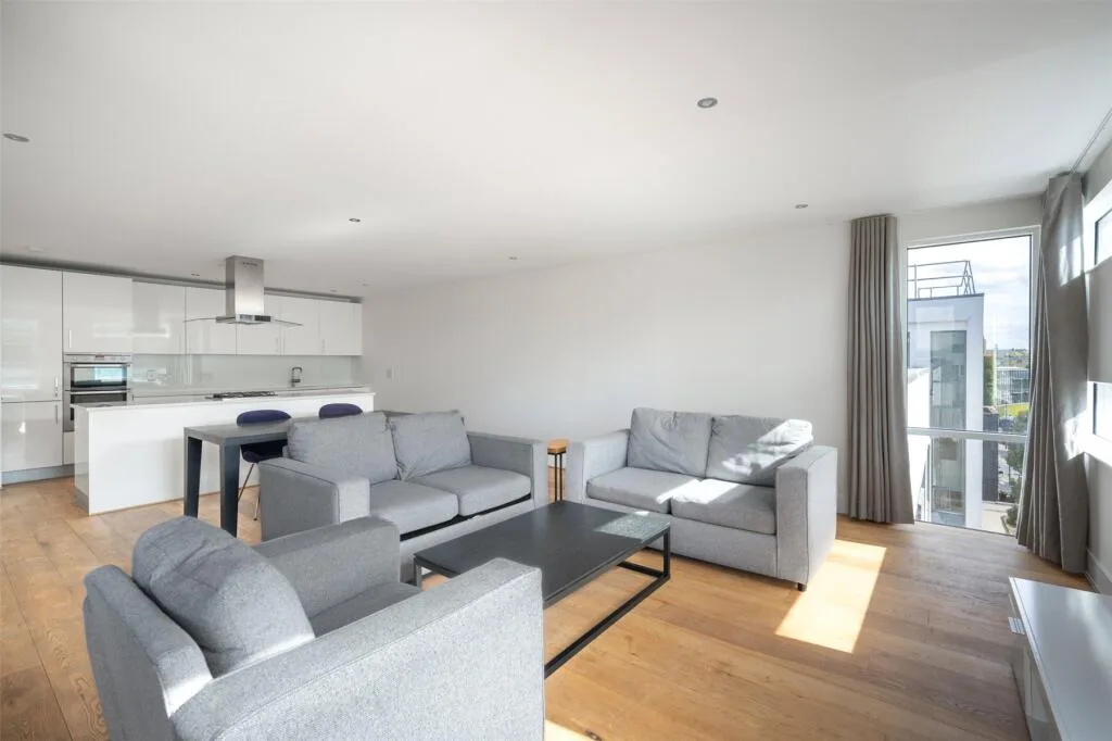 3 bedroom flat for rent