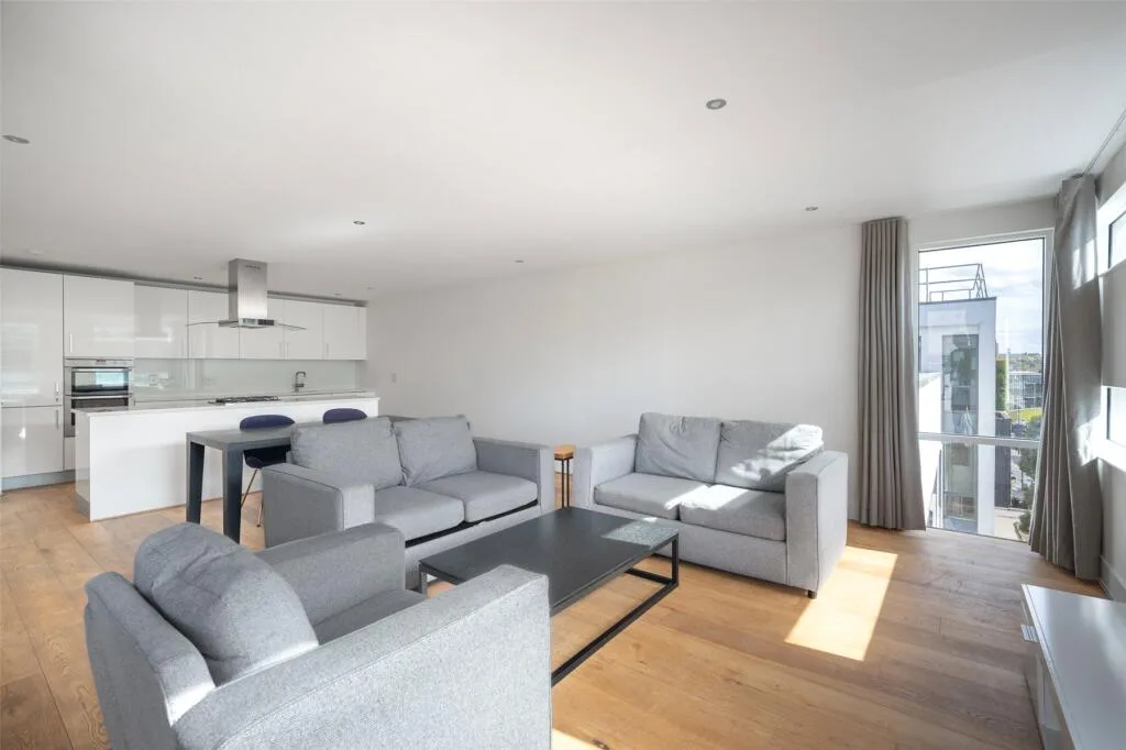 3 bedroom flat for rent