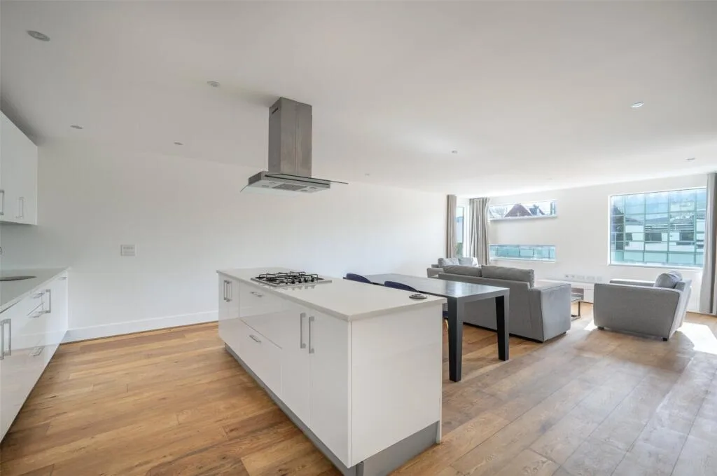 3 bedroom flat for rent