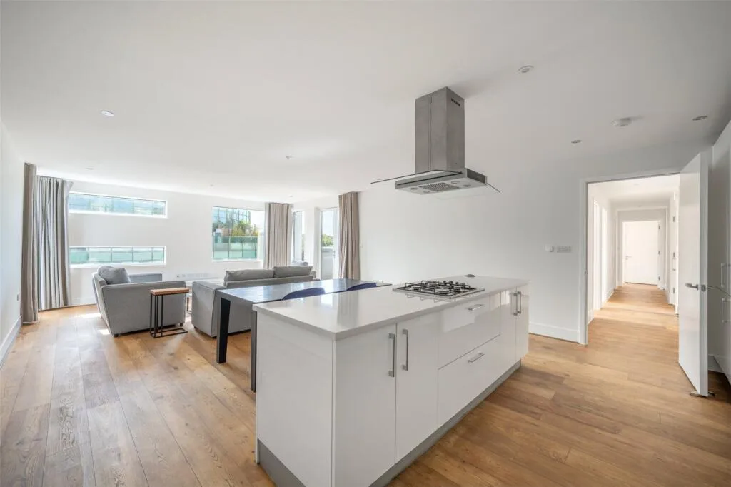 3 bedroom flat for rent
