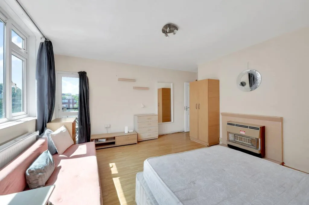 4 bedroom flat for rent