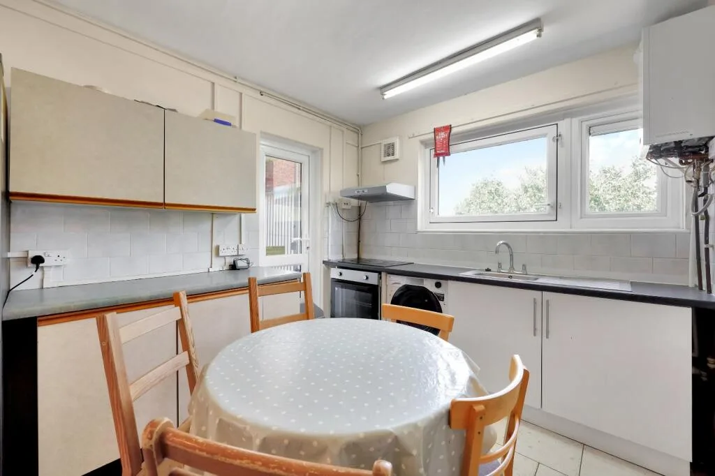 4 bedroom flat for rent