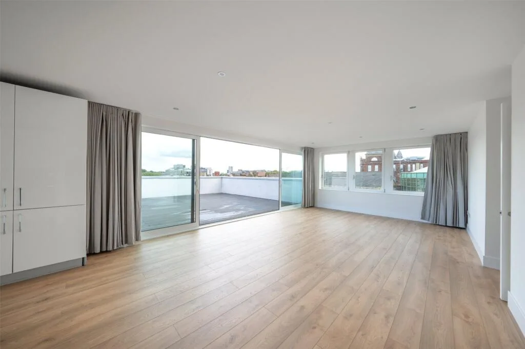 3 bedroom flat for rent