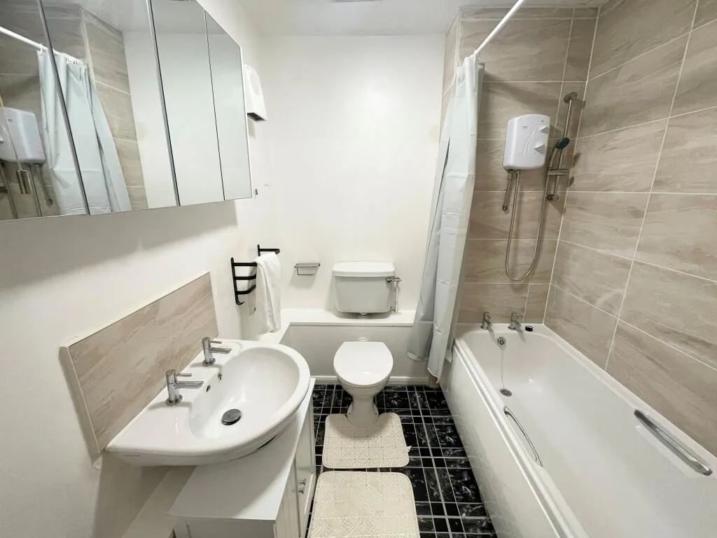 2 bedroom flat for rent