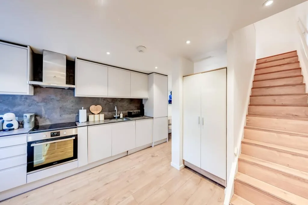 3 bedroom flat for rent