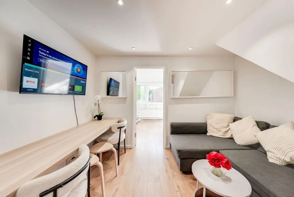 3 bedroom flat for rent