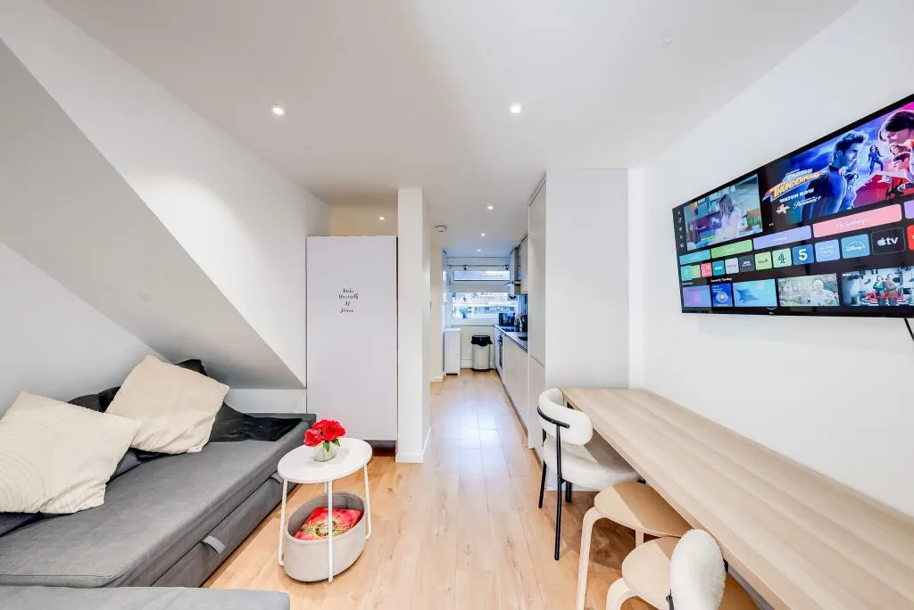 3 bedroom flat for rent