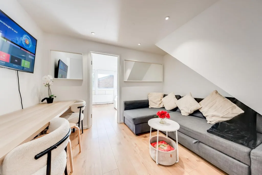 3 bedroom flat for rent