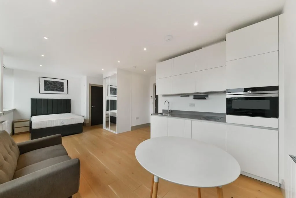Studio flat for rent