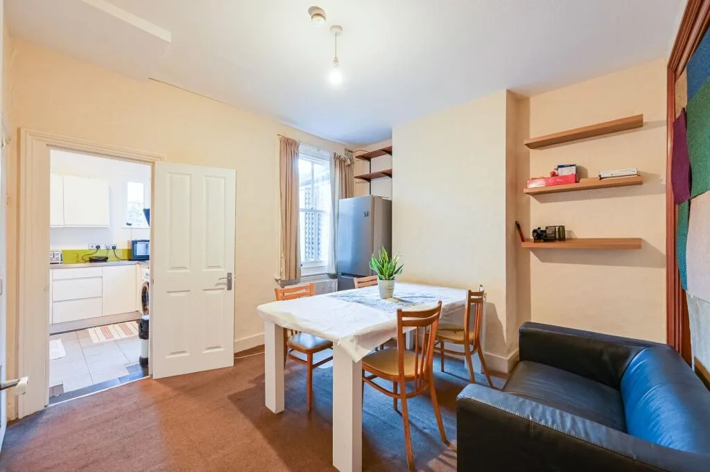 4 bedroom terraced house for rent