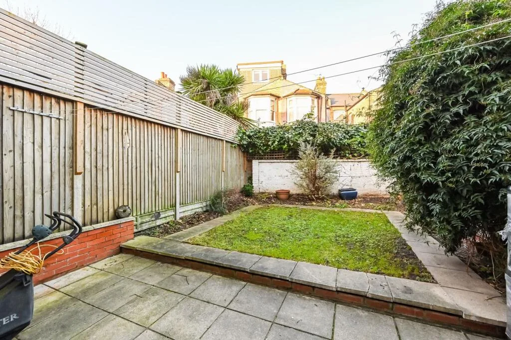4 bedroom terraced house for rent