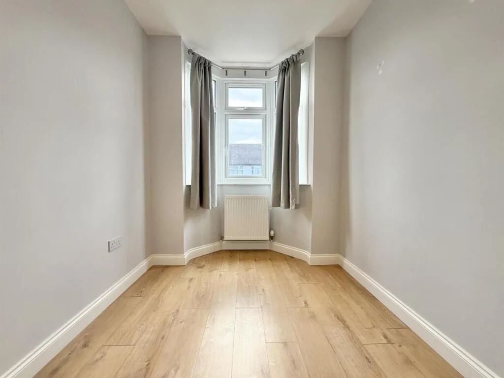 3 bedroom semi-detached house for rent