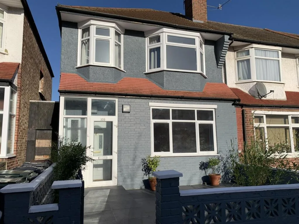 3 bedroom semi-detached house for rent