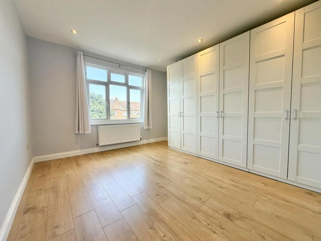 3 bedroom semi-detached house for rent