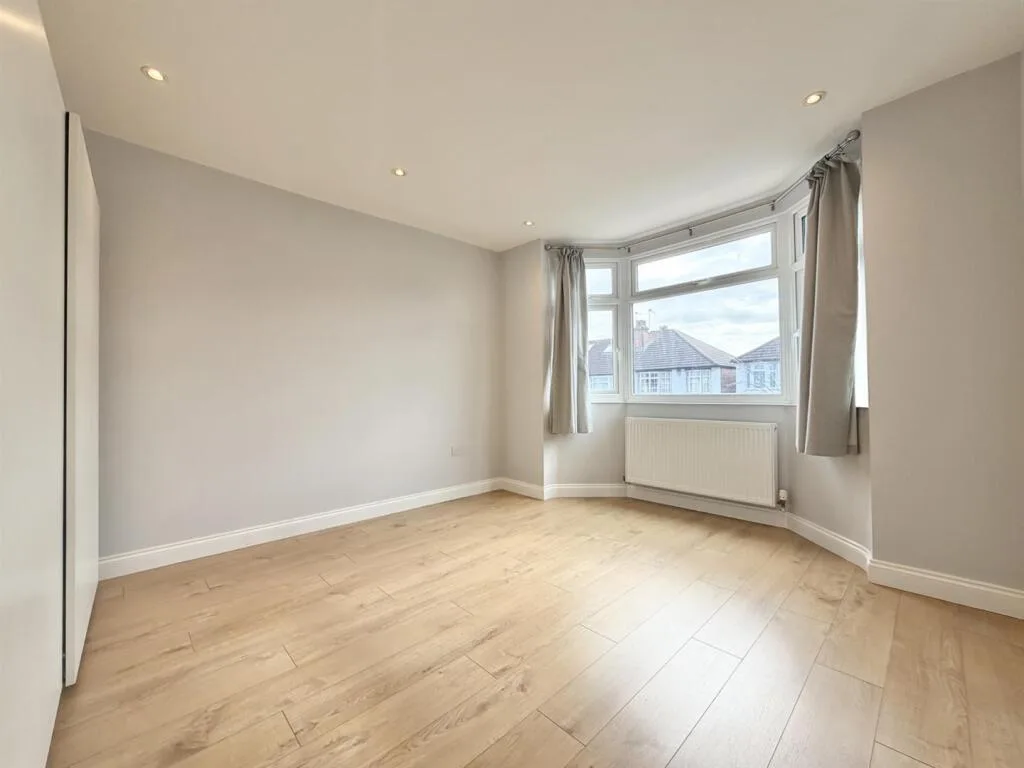 3 bedroom semi-detached house for rent