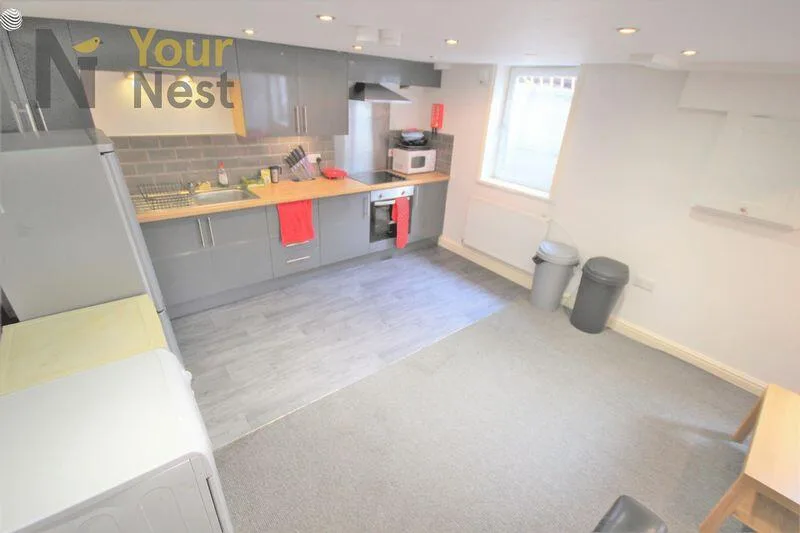 4 bedroom terraced house for rent