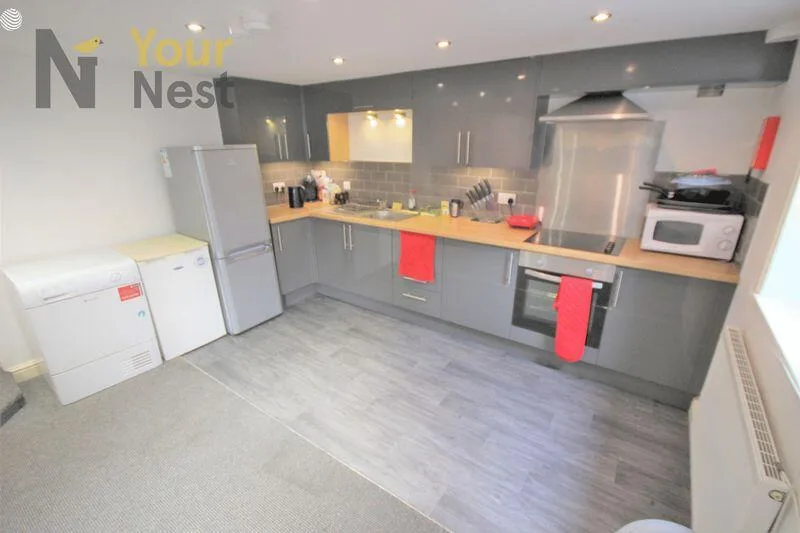 4 bedroom terraced house for rent