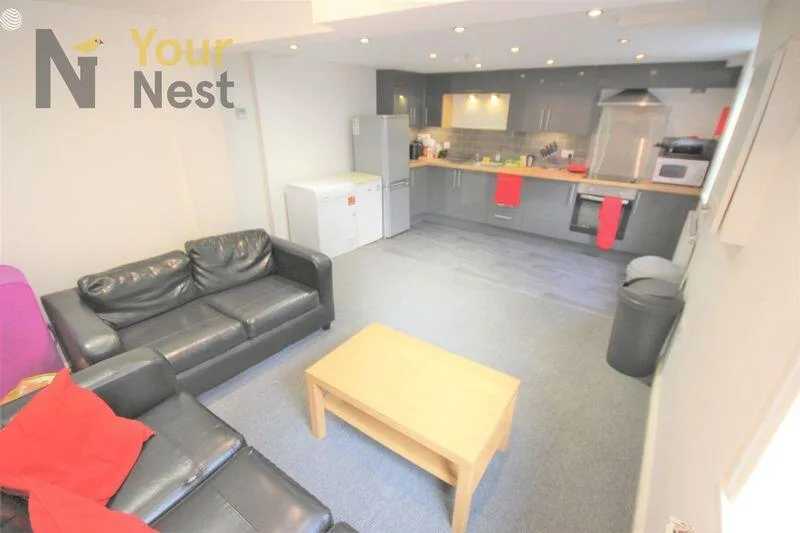4 bedroom terraced house for rent