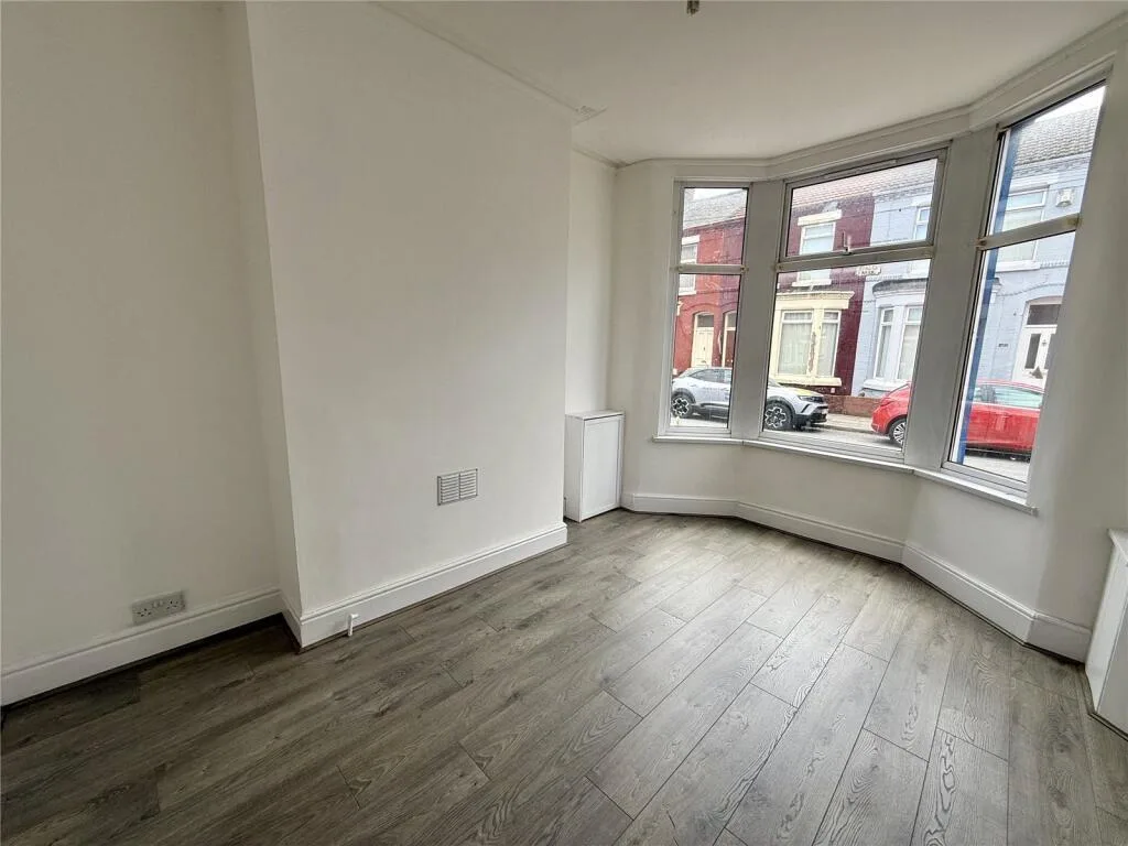 3 bedroom end of terrace house for rent