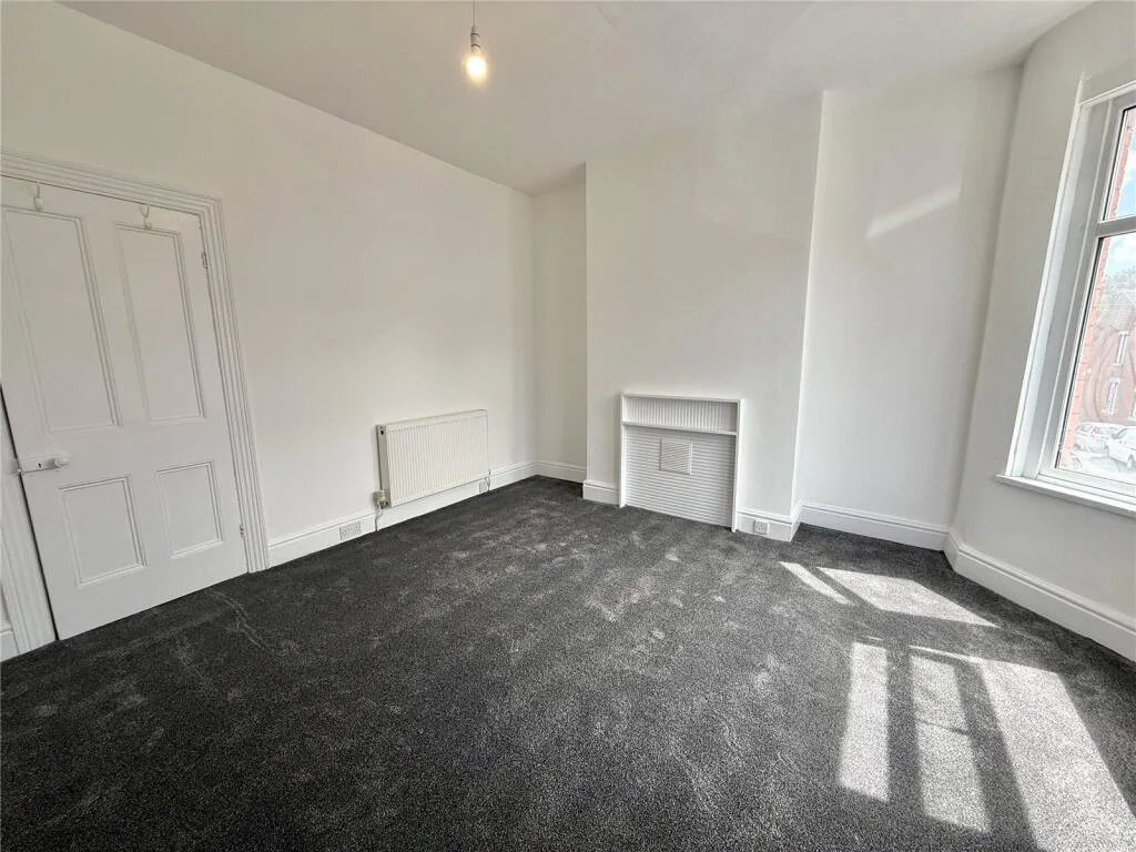 3 bedroom end of terrace house for rent