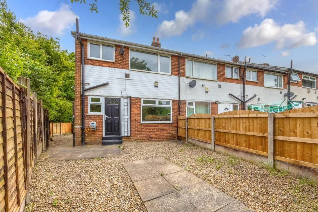 3 bedroom town house for rent