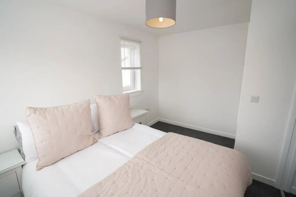 2 bedroom semi-detached house for rent