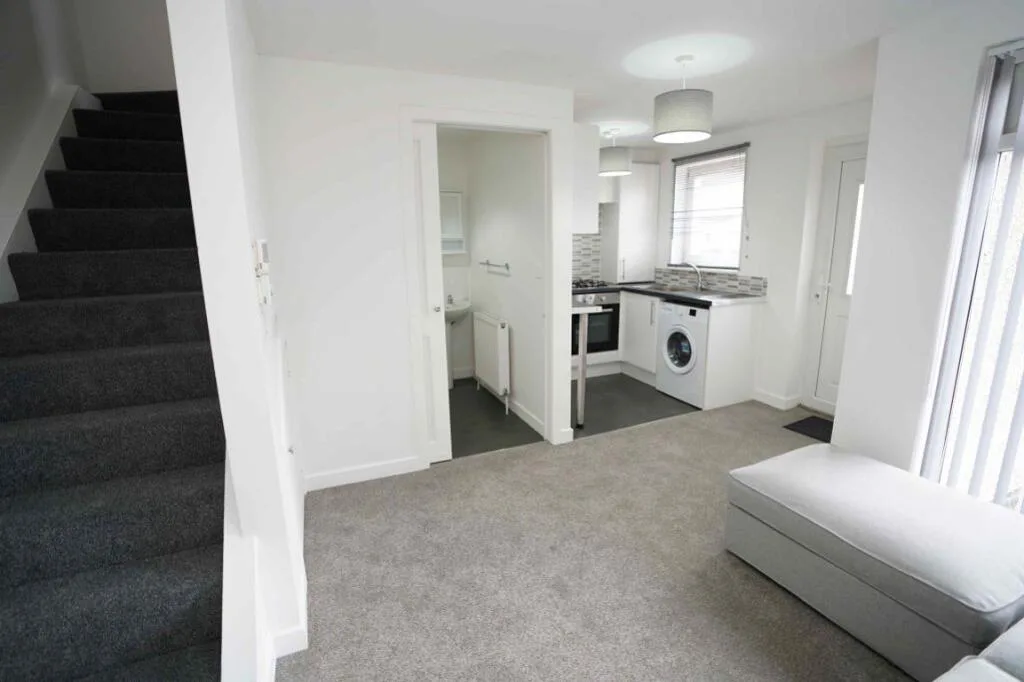 2 bedroom semi-detached house for rent