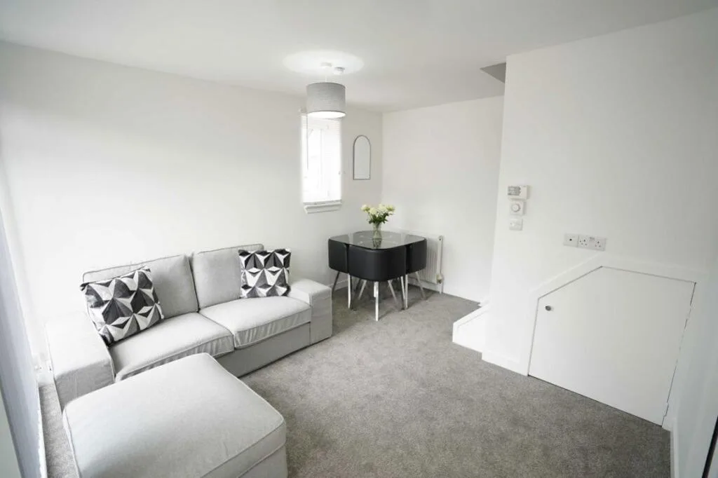 2 bedroom semi-detached house for rent