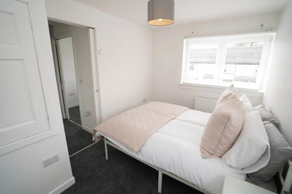 2 bedroom semi-detached house for rent