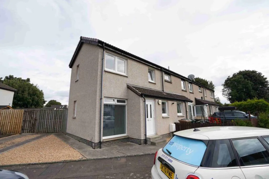 2 bedroom semi-detached house for rent