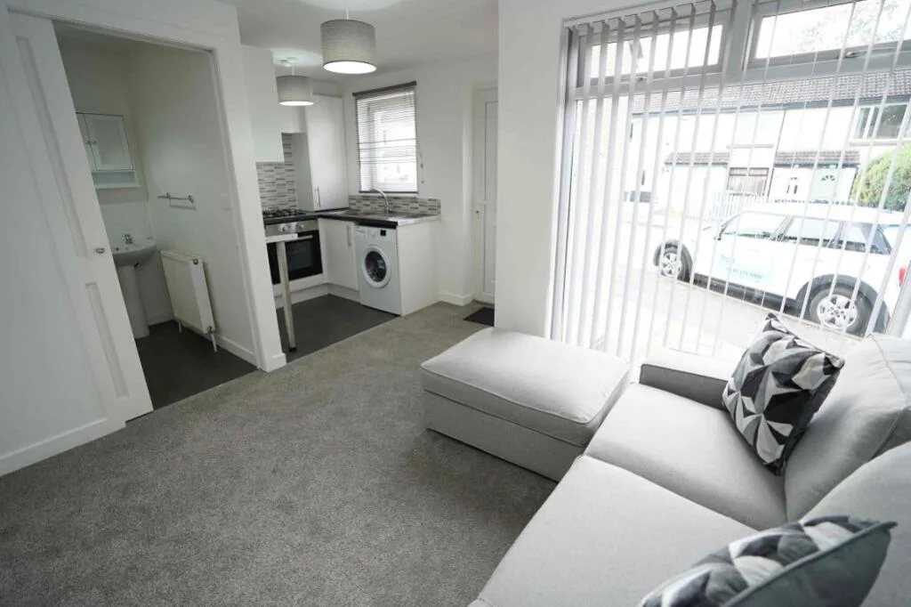 2 bedroom semi-detached house for rent