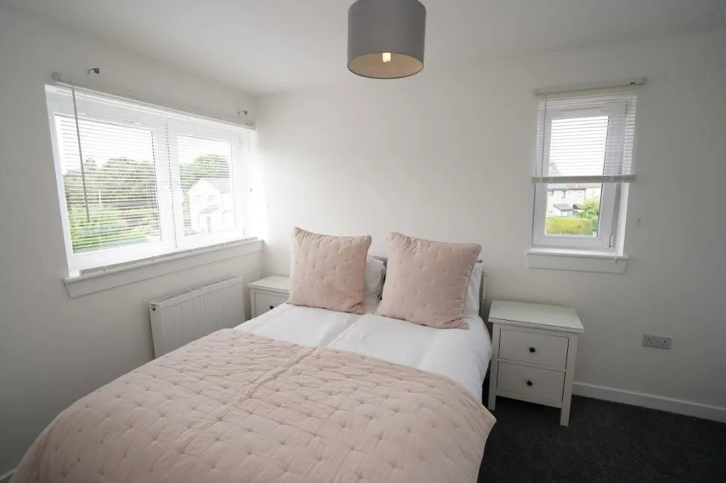 2 bedroom semi-detached house for rent