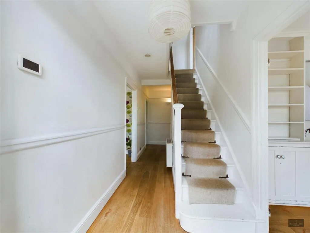 4 bedroom detached house for rent