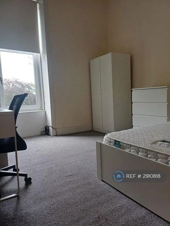 5 bedroom flat for rent
