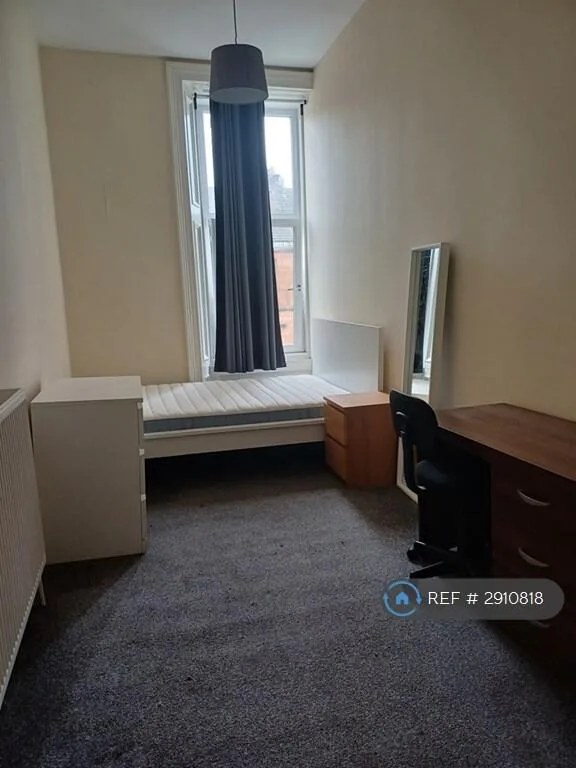 5 bedroom flat for rent