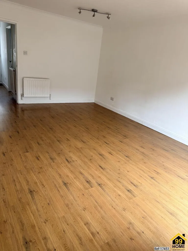 3 bedroom semi-detached house for rent