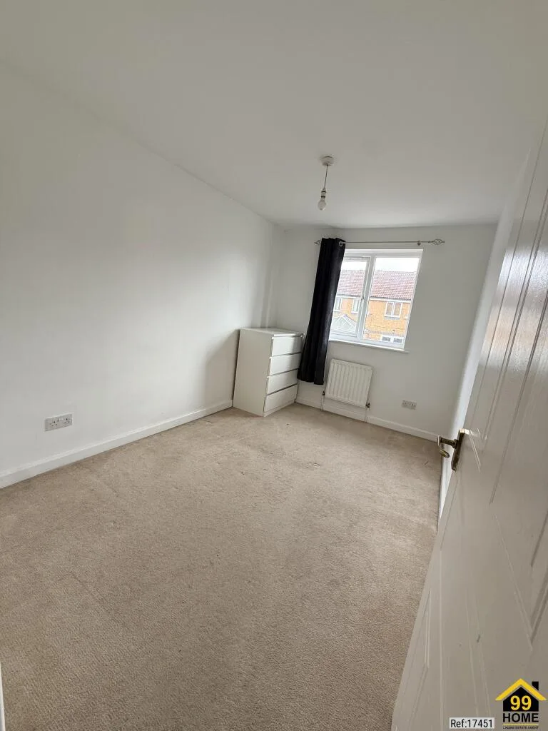 3 bedroom semi-detached house for rent