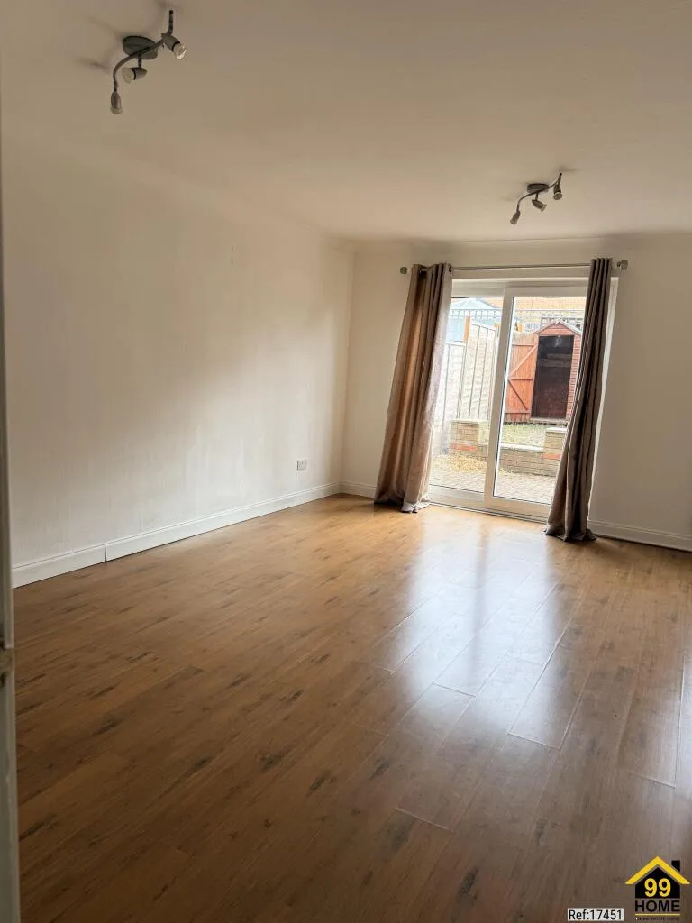 3 bedroom semi-detached house for rent
