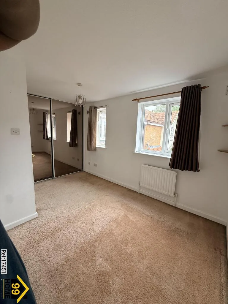 3 bedroom semi-detached house for rent