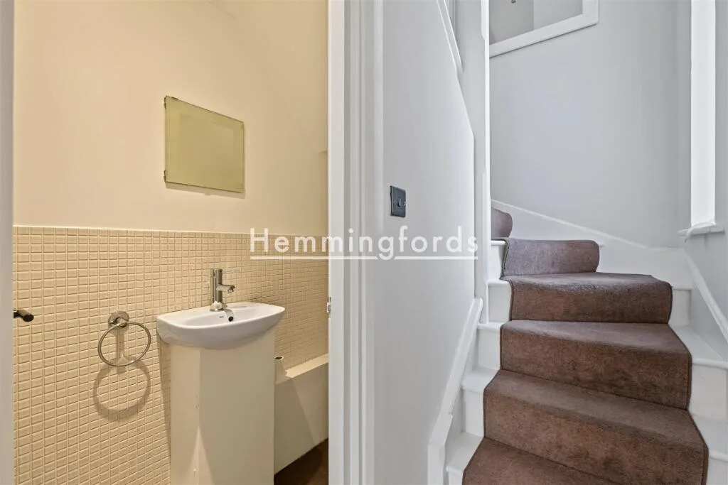 3 bedroom mews property for rent