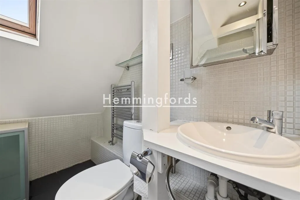 3 bedroom mews property for rent