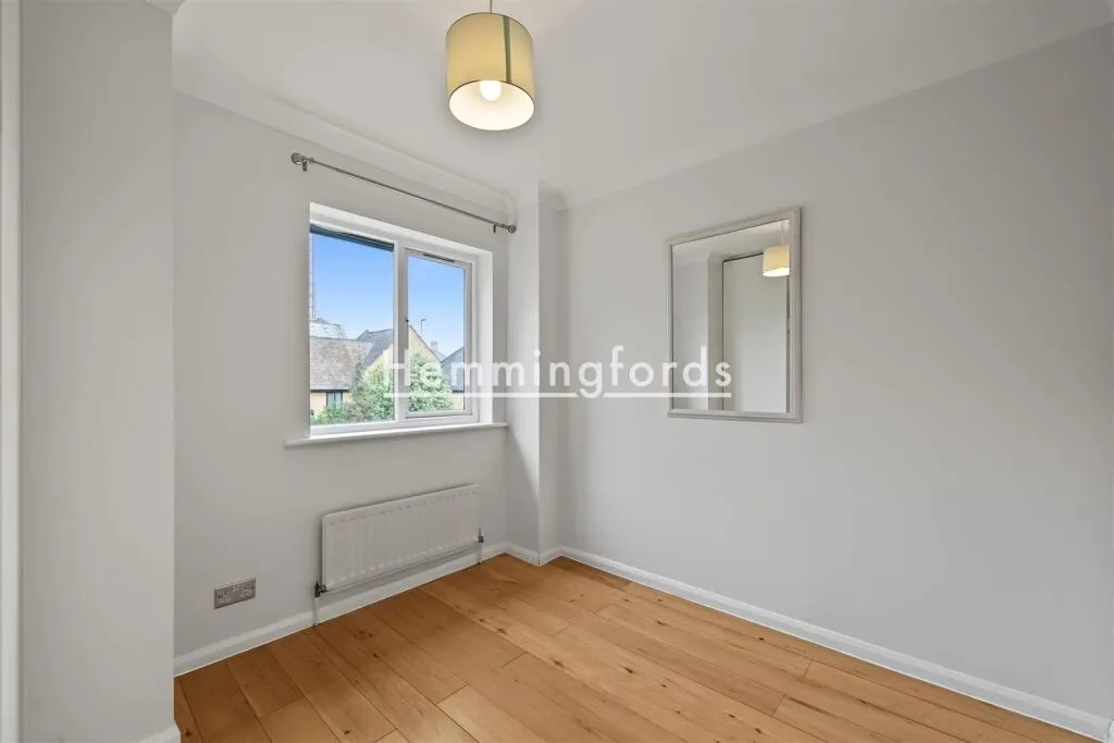 3 bedroom mews property for rent
