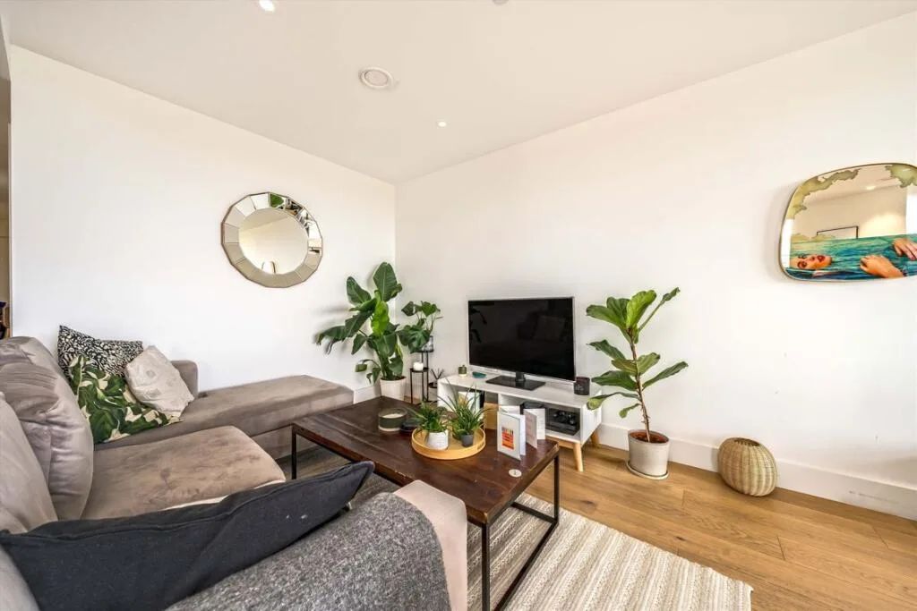 3 bedroom flat for rent