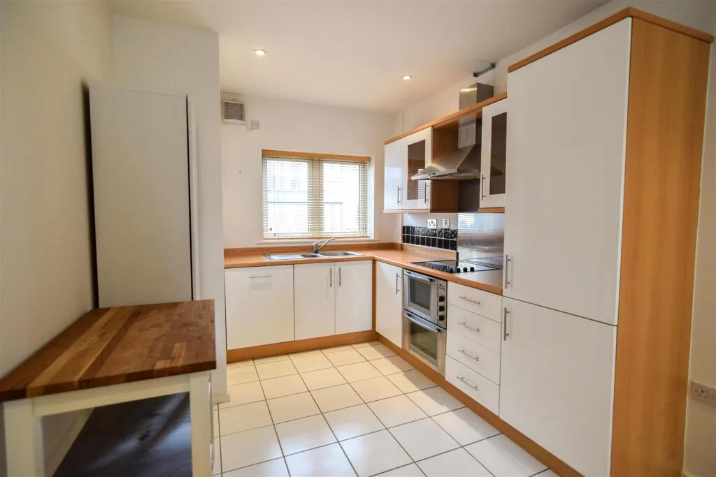 2 bedroom duplex for rent