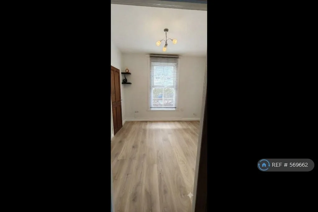 2 bedroom maisonette for rent