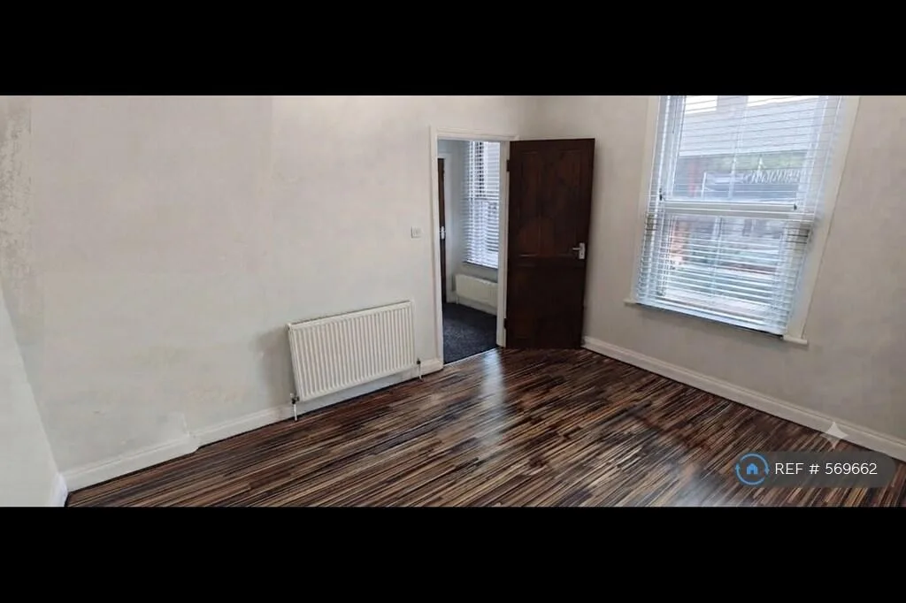 2 bedroom maisonette for rent