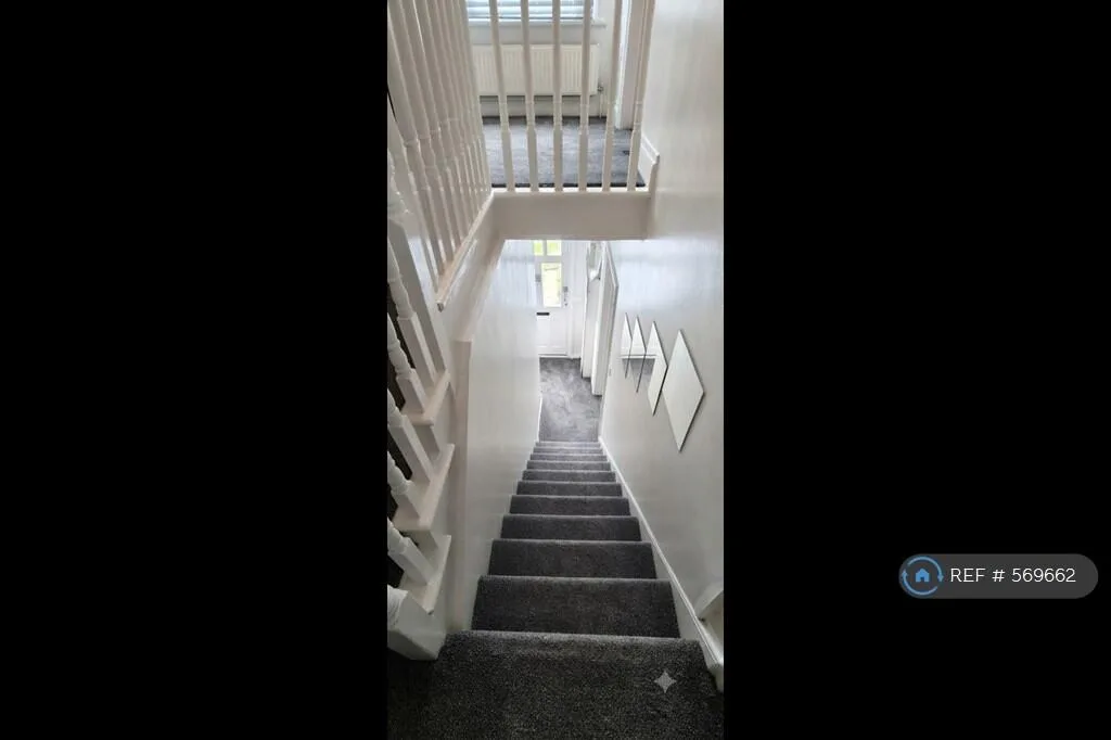 2 bedroom maisonette for rent
