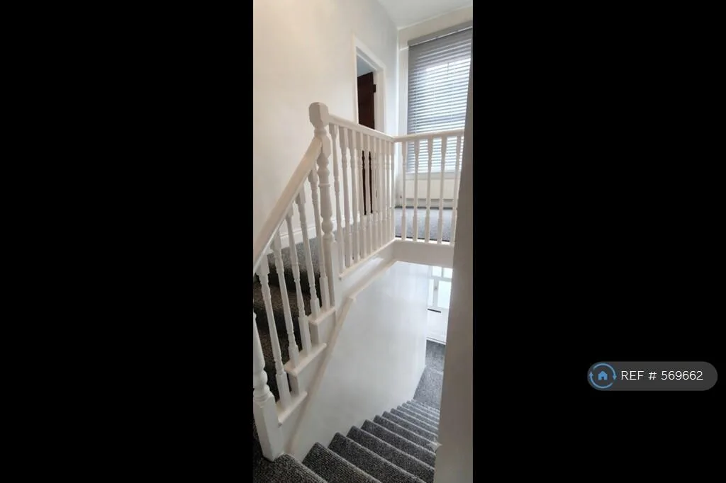 2 bedroom maisonette for rent