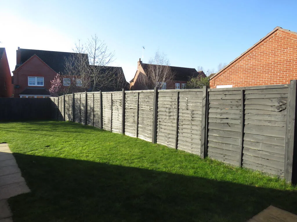 3 bedroom semi-detached house for rent